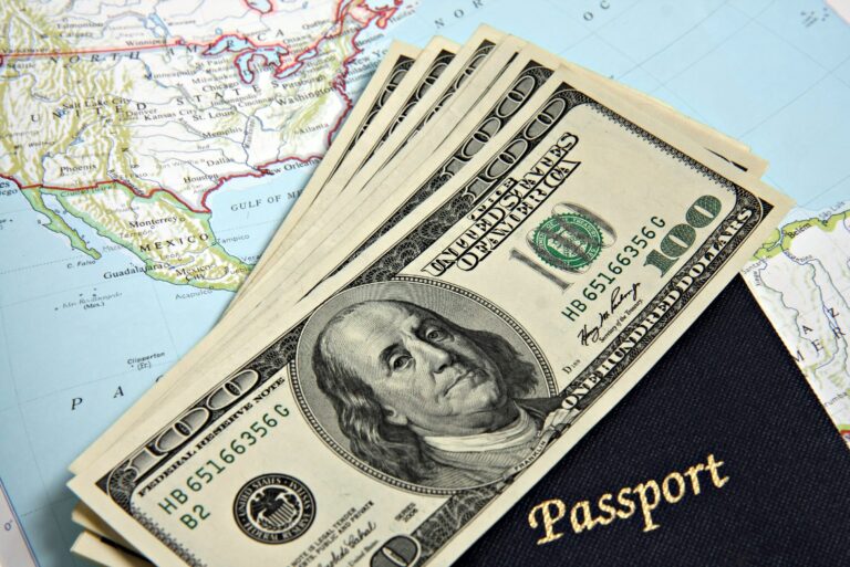 Ways Keep Money Safe Traveling